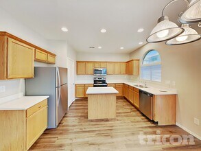 4843 W Dunbar Dr in Phoenix, AZ - Foto de edificio - Building Photo