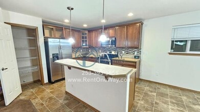 121 177th St E in Spanaway, WA - Building Photo - Building Photo