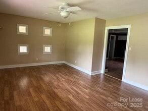 114 Fonda Rd in Statesville, NC - Building Photo - Building Photo