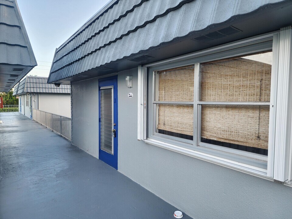 509 Saxony Dr in Delray Beach, FL - Building Photo