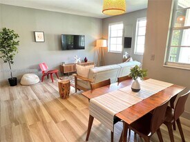 3145 NE 184th St in North Miami Beach, FL - Building Photo