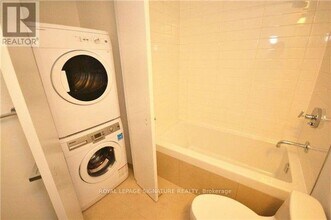 57 St Joseph St in Toronto, ON - Building Photo - Building Photo