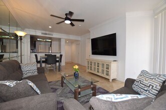 260 E Flamingo Rd in Las Vegas, NV - Building Photo - Building Photo