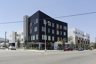 Pacific Avenue Arts Colony in San Pedro, CA - Foto de edificio - Building Photo