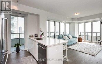 20-1720 Shore Breeze Dr in Toronto, ON - Building Photo - Building Photo