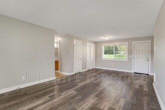 8045 SW Thorn St in Tigard, OR - Building Photo - Building Photo