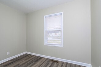 327 Whitewater Dr in Harrison, OH - Building Photo - Building Photo