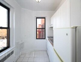 49-15 Skillman Ave in Queens, NY - Building Photo