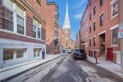 2 Snelling Pl in Boston, MA - Building Photo