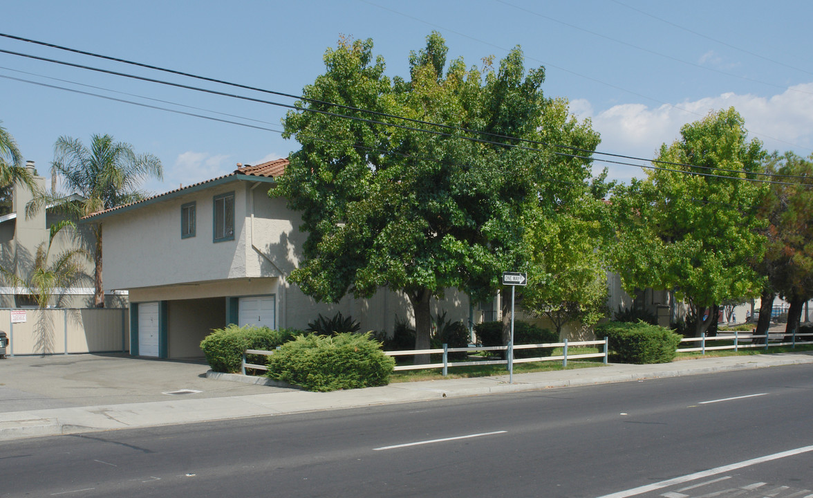 510 N Winchester Blvd in Santa Clara, CA - Building Photo