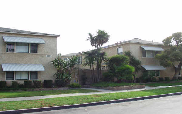 4580-4590 N Banner Dr in Long Beach, CA - Building Photo