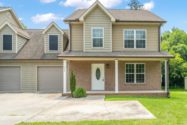 906 E Inskip Dr, Unit Right in Knoxville, TN - Building Photo - Building Photo