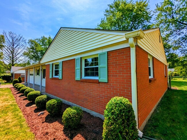 1118 Lincoln Park Blvd in Kettering, OH - Foto de edificio - Building Photo