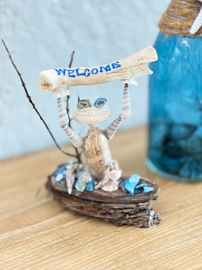 7560 Bay Island Dr S in South Pasadena, FL - Foto de edificio - Building Photo