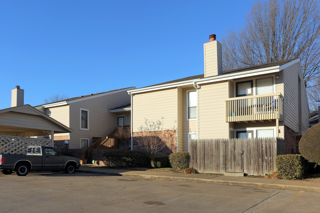 2801 S Juniper Ave in Broken Arrow, OK - Building Photo