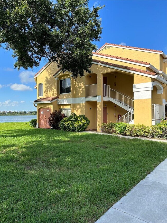 2647 NW 33rd St in Oakland Park, FL - Building Photo - Building Photo