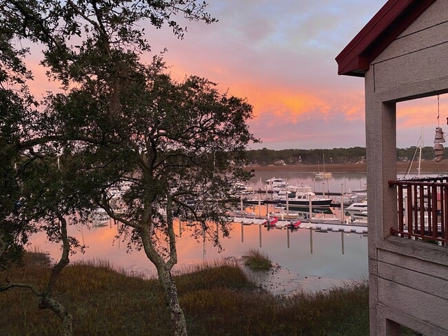 100 Helmsman Way, Unit 401 Palmetto Bay Club in Hilton Head Island, SC - Building Photo - Building Photo