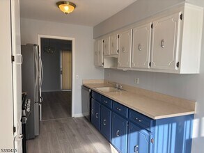 14 Giles Biondi Ct in Bound Brook, NJ - Building Photo - Building Photo