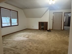 17 W Boylston Dr, Unit 3 in Worcester, MA - Building Photo - Building Photo