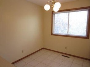 8909 Norway St NW in Coon Rapids, MN - Building Photo - Building Photo