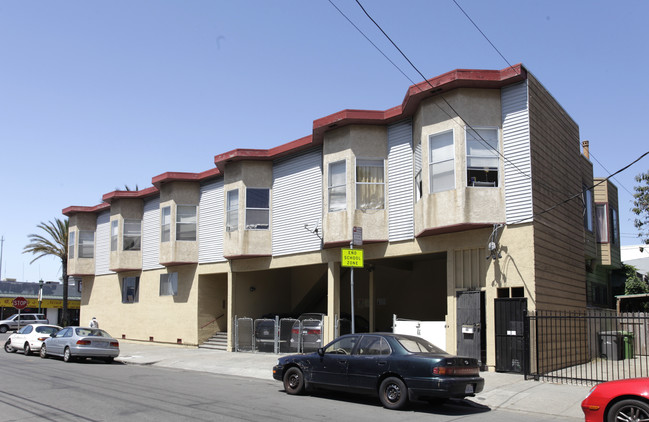 848 International Blvd in Oakland, CA - Foto de edificio - Building Photo