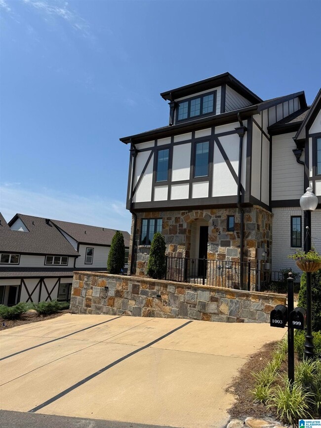 property at 1003 Lennox Blvd