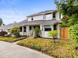 9757 Spinnaker Blvd NW in Silverdale, WA - Building Photo