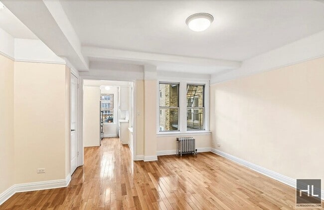 EAST 10 STREET in New York, NY - Building Photo - Building Photo