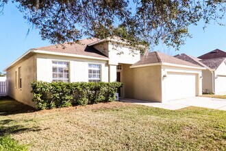 1231 Loretto Cir in Odessa, FL - Building Photo - Building Photo