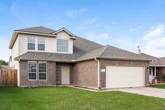 974 Oak Falls Dr in Willis, TX - Foto de edificio - Building Photo