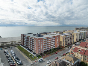 Horizon Shores in Long Beach, NY - Foto de edificio - Building Photo