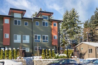 14920 Manor Way in Lynnwood, WA - Building Photo - Building Photo