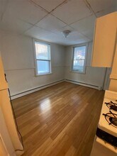 60 Otis St, Unit B in Cambridge, MA - Building Photo - Building Photo