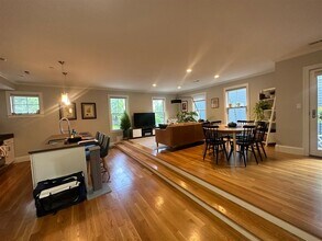 22 Linden Ave, Unit 2 in Somerville, MA - Foto de edificio - Building Photo