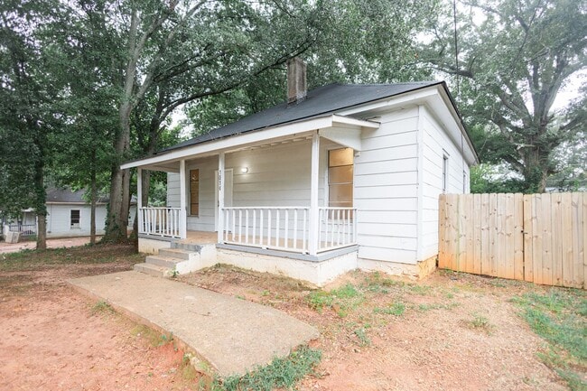 1014 W Broad St in Griffin, GA - Building Photo - Building Photo