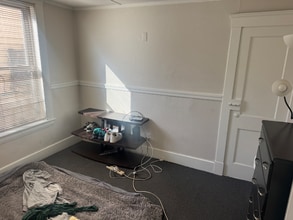 215 Main St, Unit 2E in Hyannis, MA - Foto de edificio - Building Photo