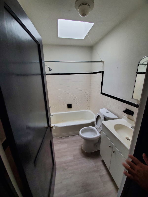 2730 E Preston St in Baltimore, MD - Foto de edificio - Building Photo