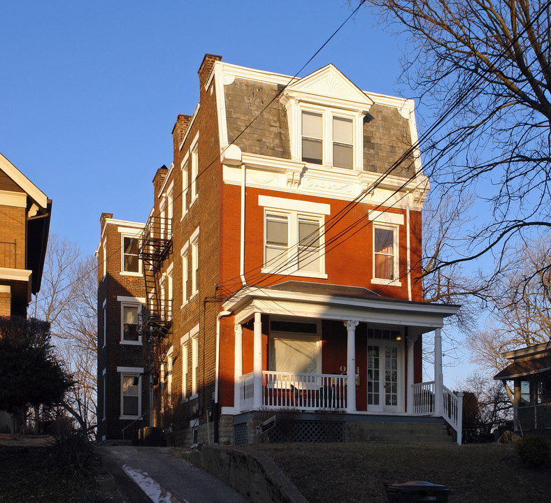 2411 Fairview Ave in Cincinnati, OH - Building Photo