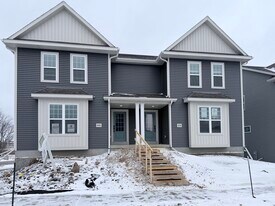 10120 Mosaic Way in Middleton, WI - Building Photo