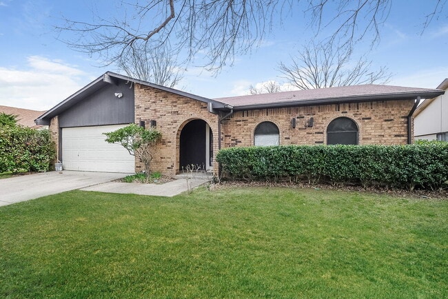 7609 Xavier Dr in Fort Worth, TX - Foto de edificio - Building Photo