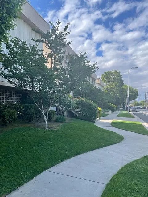 5139 Balboa Blvd, Unit 105