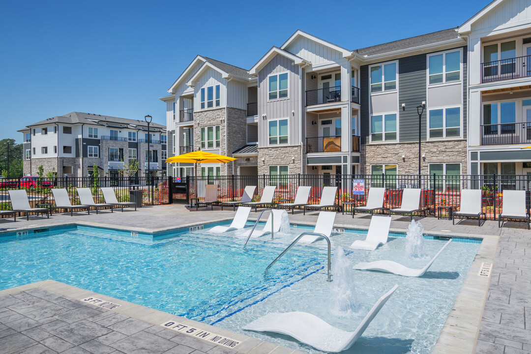 Ascend Morganton Park in Southern Pines, NC - Building Photo