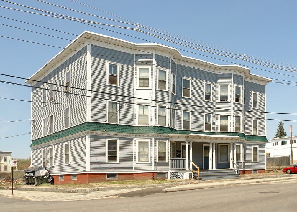 261 2nd St in Manchester, NH - Building Photo