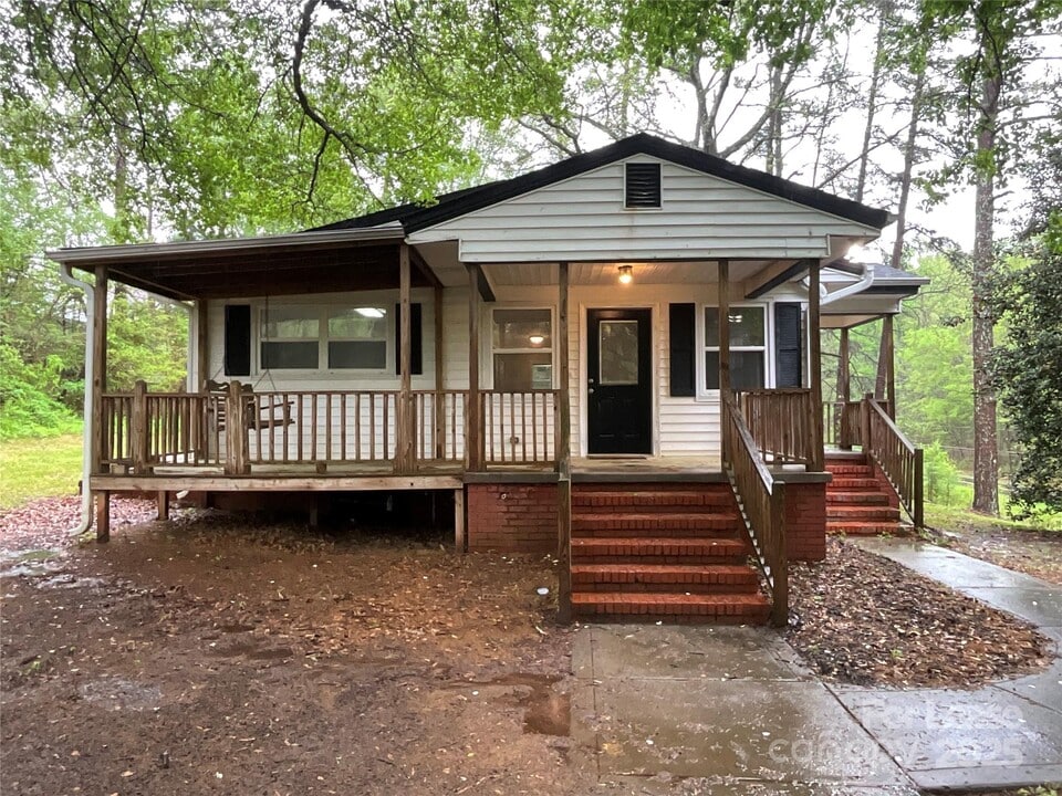 3915 Zion Church Rd in Concord, NC - Building Photo