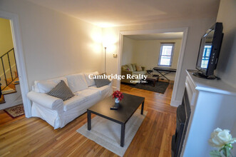 216 Norfolk St, Unit A in Cambridge, MA - Building Photo - Building Photo