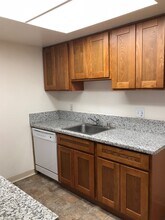 1007 Clinton Rd in Sacramento, CA - Building Photo - Building Photo