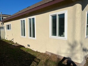 333 W Spruce Ave in Inglewood, CA - Building Photo - Building Photo