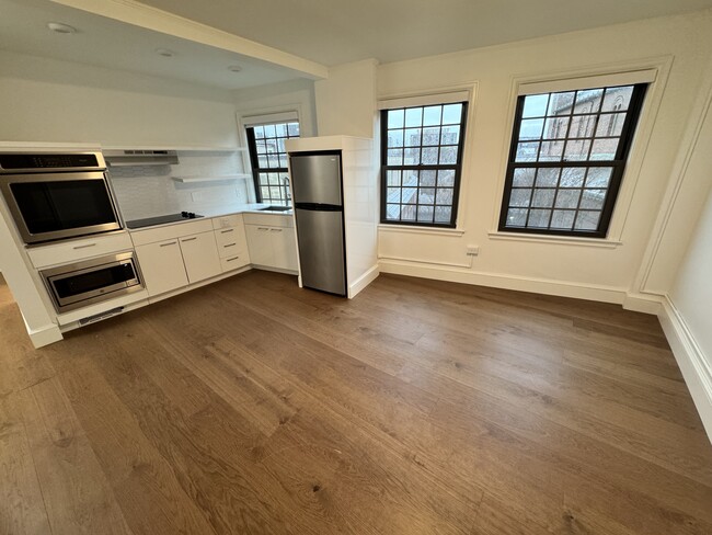 1172 Massachusetts Ave, Unit 209