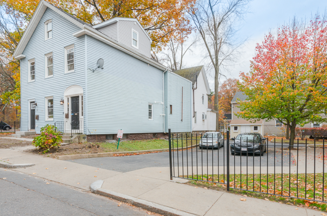 4 School St, Unit 1 in Boston, MA - Building Photo - Building Photo