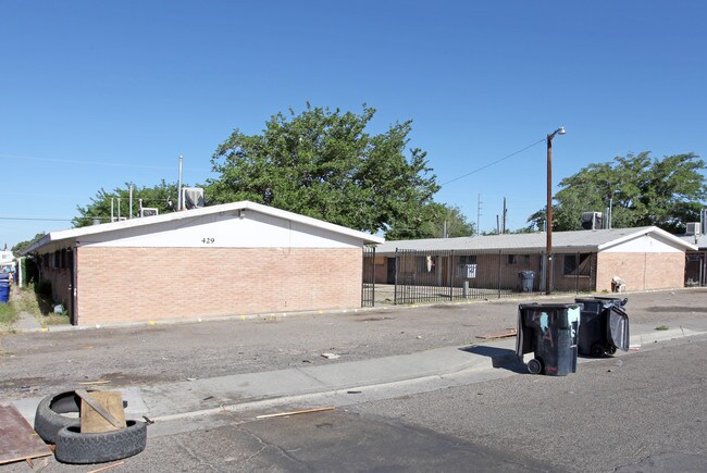 425-429 Indiana St SE in Albuquerque, NM - Foto de edificio - Building Photo